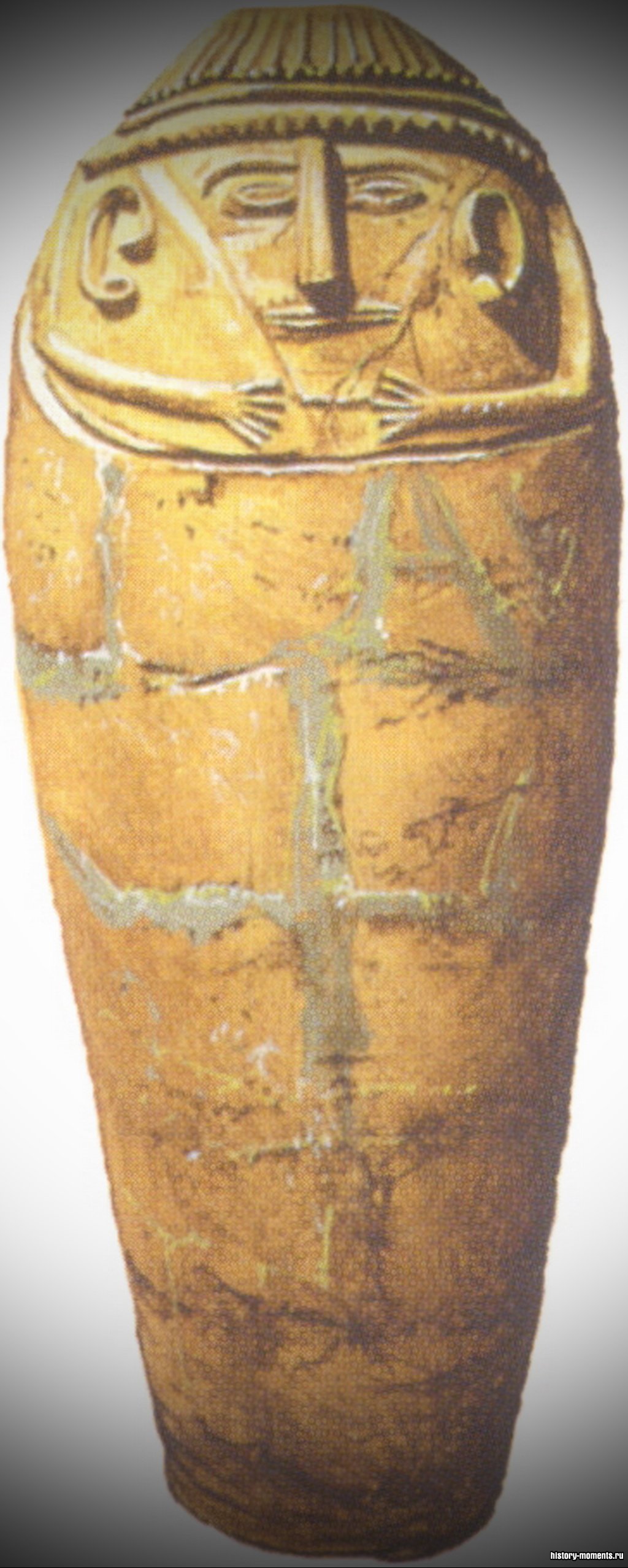 Филистимлянский саркофаг из обожженной глины.