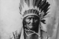 Апачи - Один из индейских народов, населявших Северную Америку