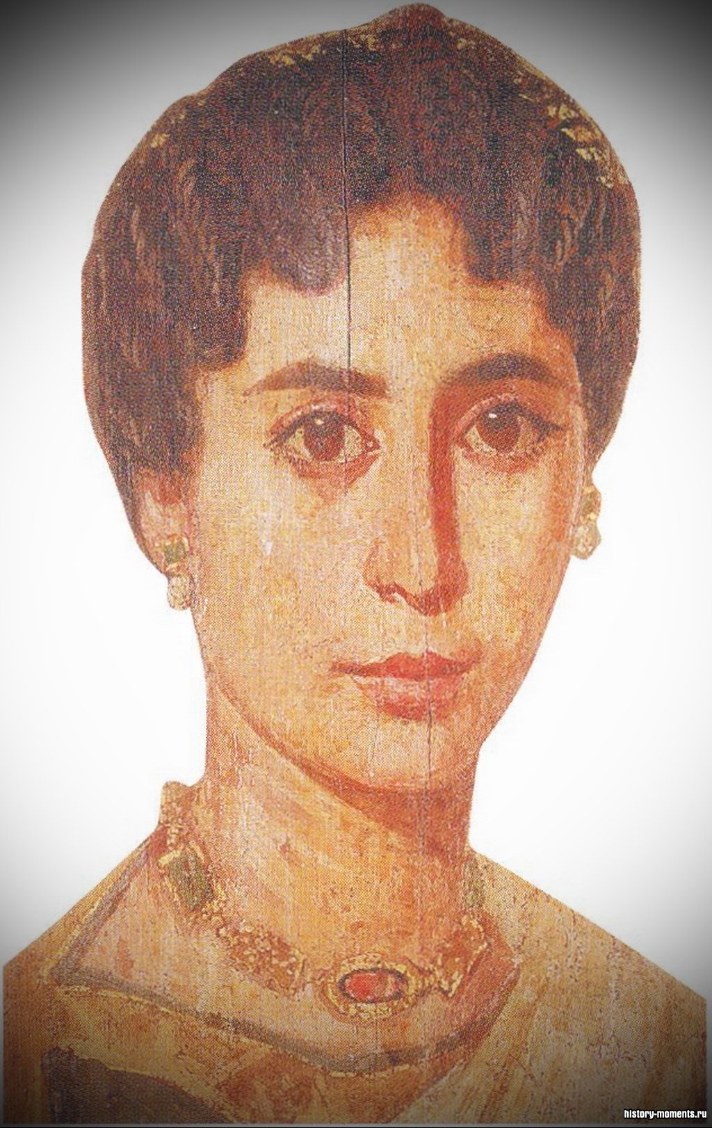 Римский портрет, обнаруженный на одном из саркофагов в Египте, продолжает традицию надгробных изображений умерших.