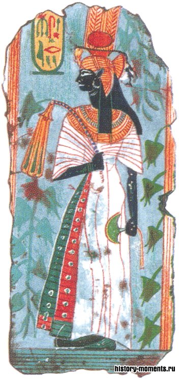 Позднее Яхмос-Нефертари стала почитаться как богиня. Такой она изображена на этом рисунке.
