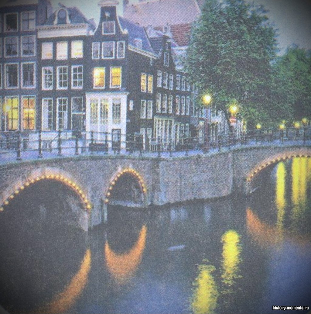 Амстердам -крупнейший город в Нидерландах. Его кварталы вдоль и поперек изрезаны сетью многочисленных каналов